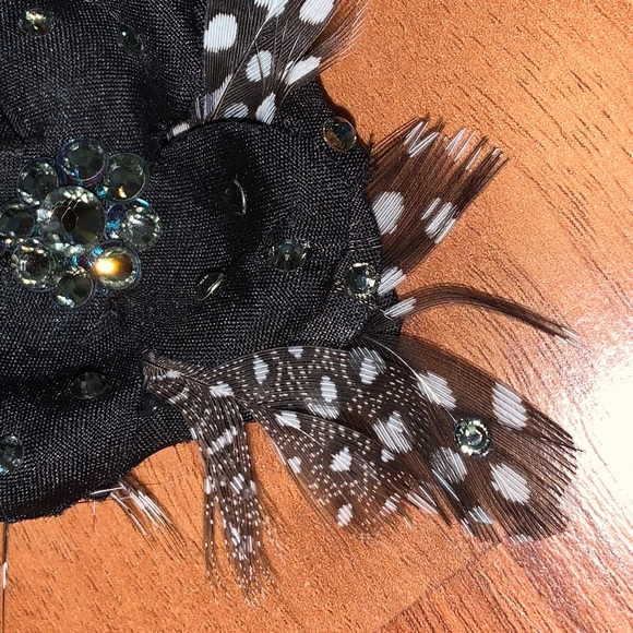 Tarina Tarantino Black and White Feather Rhinestone Flower Clip - Picture 4 of 7